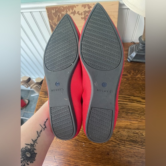 Women’s Pointe Rothy’s - Picture 2 of 3